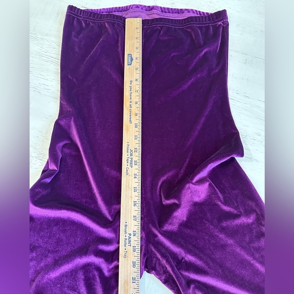 Beautiful  strapless jumpsuit with matching Cardigan Jacket. Size Large - Picture 10 of 10